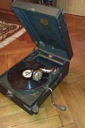 Старинный Граммофон с чемоданом